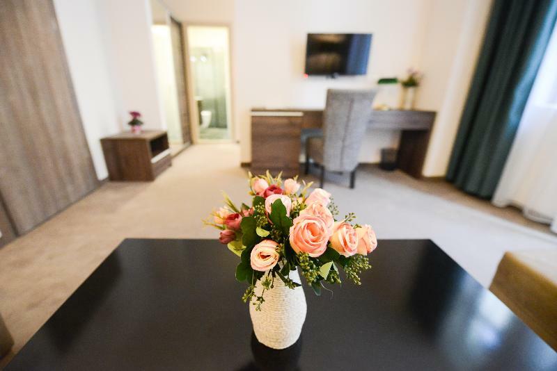 Hotel Cara 28 Üsküp Dış mekan fotoğraf